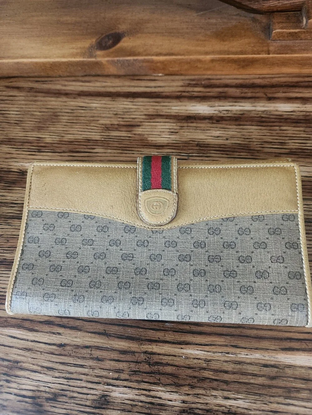 Gucci Beige Tan Monogram Micro GG Vintage Crossbody Bag with Matching Wallet - Picture 12 of 15